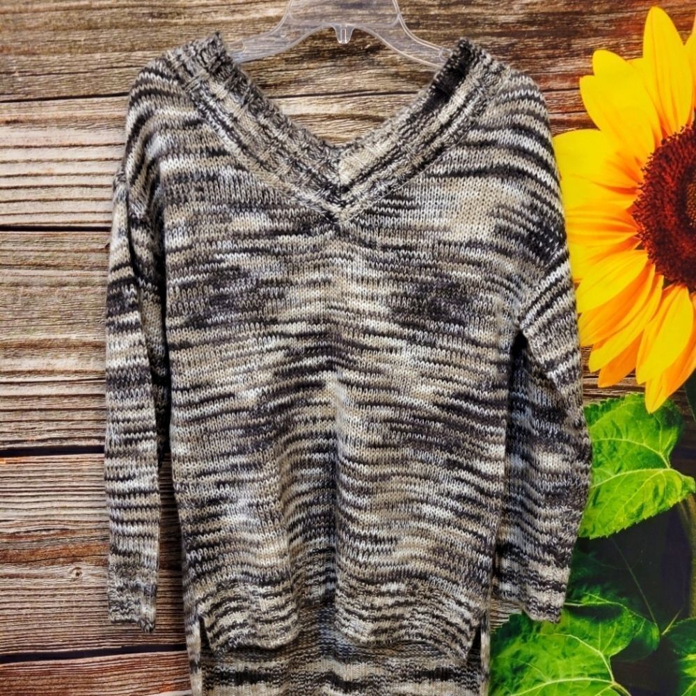 Ultra Flirt NY. Los Angeles Knitted Pullover Sweater Medium NWT
